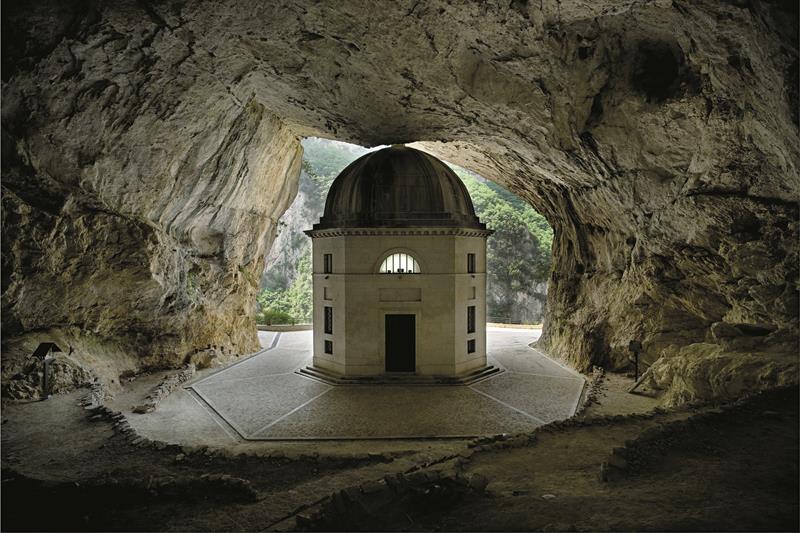 SANTUARIO MADONNA DI FRASASSI