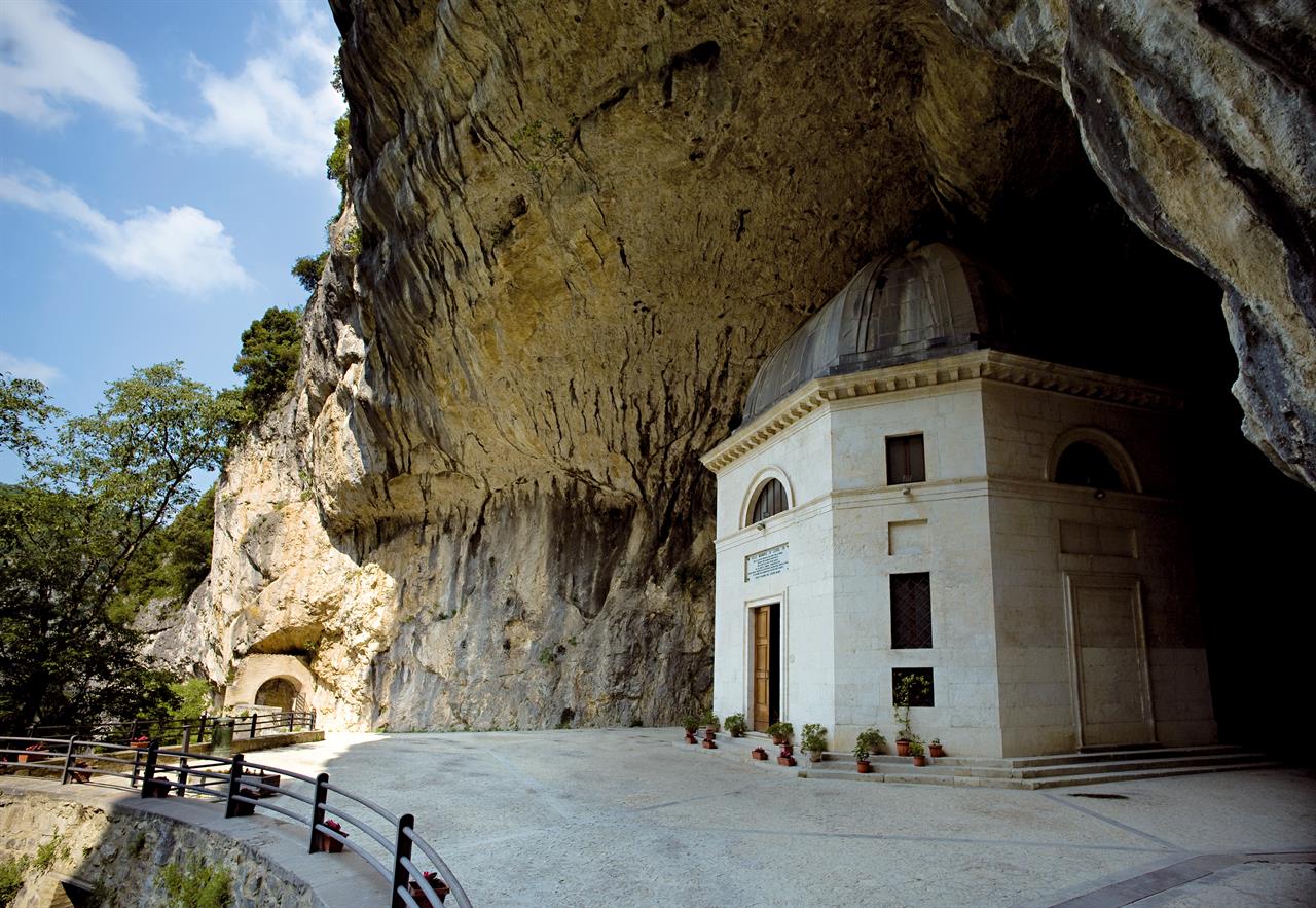 SANTUARIO MADONNA DI FRASASSI