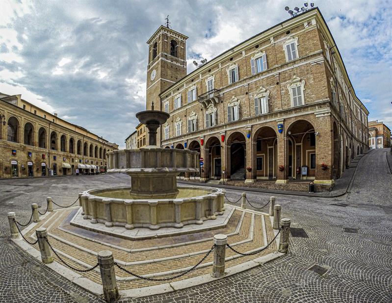 Fontana sturinalto, foto di Maurizio Cimarra