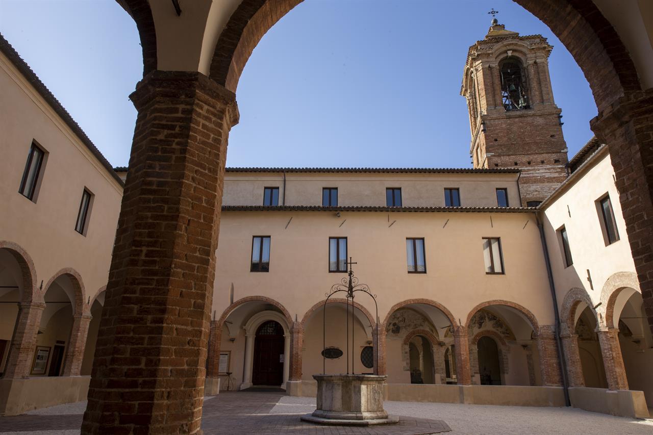 Chiostro San Benedetto, foto di Delfo Pozzi