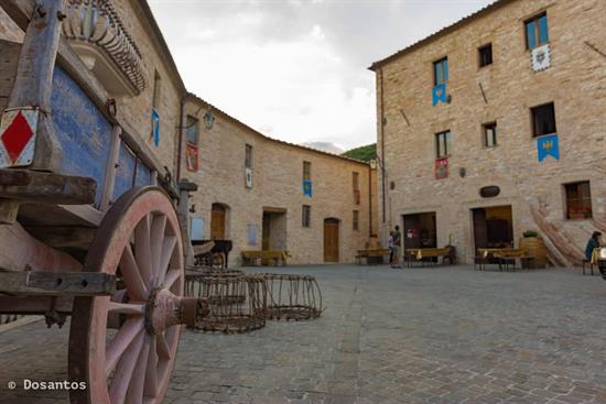 TAVERNA INFRA SAXA